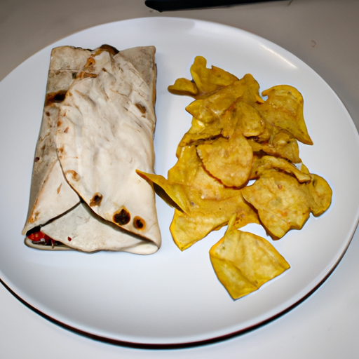 Piadina di grano saraceno con straccetti di pollo e chips al forno